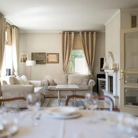 Villa Stylish Villa Near Krakow By Golden Villas *